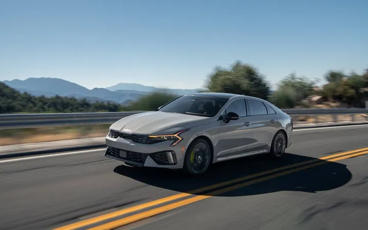 Kia объявила цены на седан K5 2027 модельного года для США