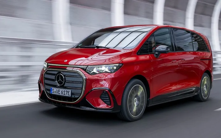 Mercedes-Benz VLE получил полный привод, новые комплектации и расширенные возможности конфигурации