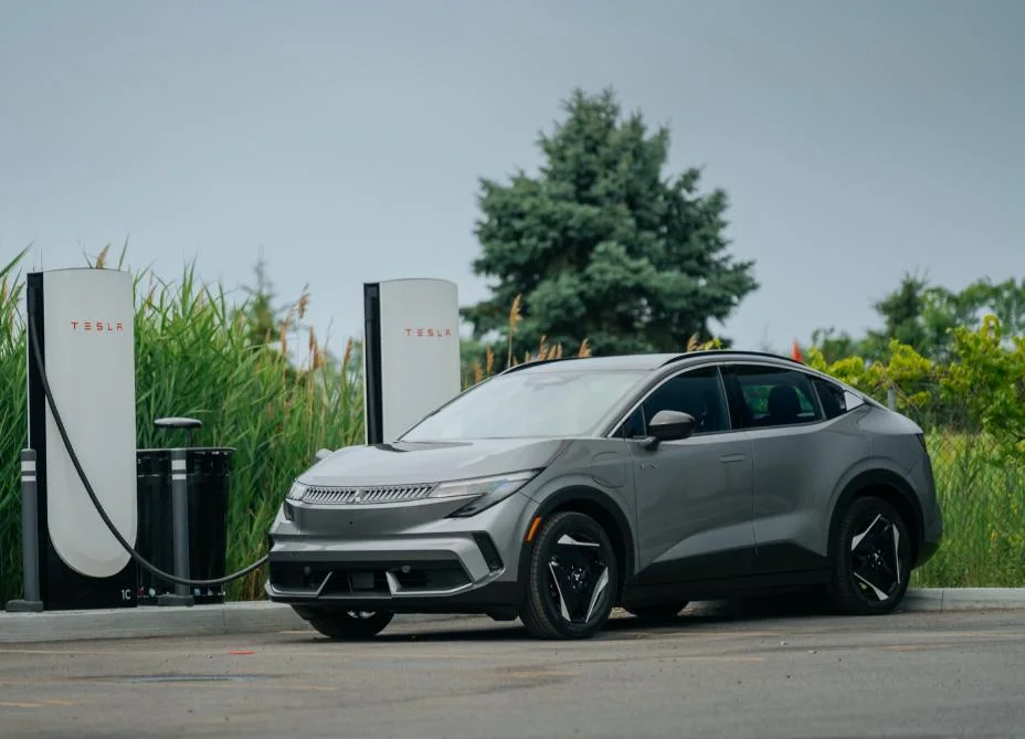 Mitsubishi Eclipse Sportback EV получит разъёмы NACS и J1772