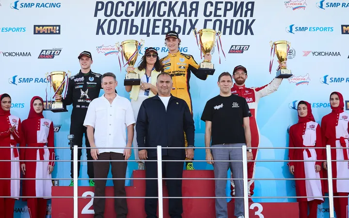 Михаил Симонов одержал первую победу за LADA Sport ROSNEFT в Грозном