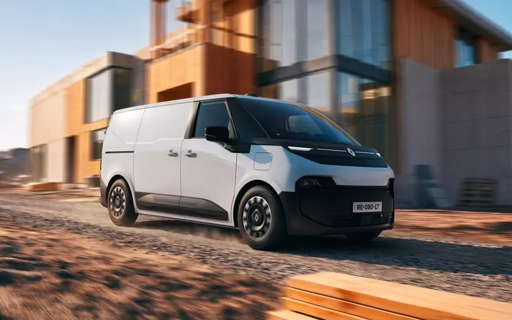 Renault представила новый электрический Trafic Van E-Tech на IAA Transportation 2026