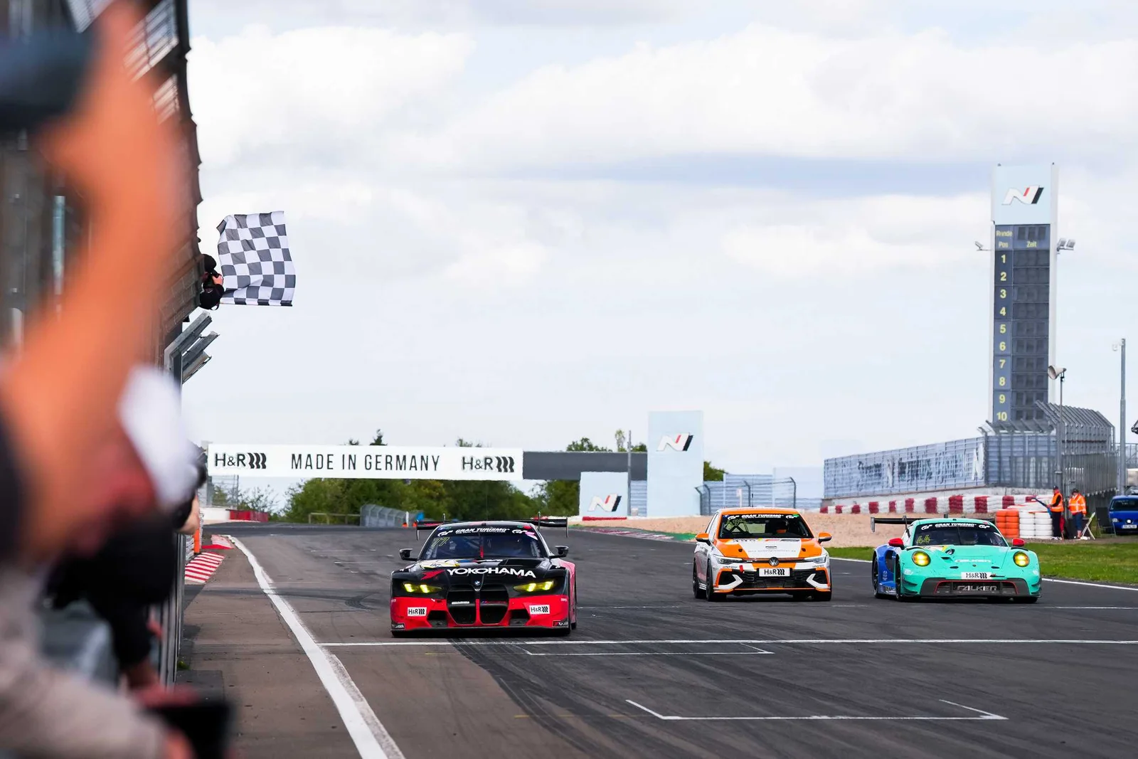 Schubert Motorsport выиграла гонку NLS на BMW M4 GT3 EVO, FK Performance лидирует в ADAC GT Masters