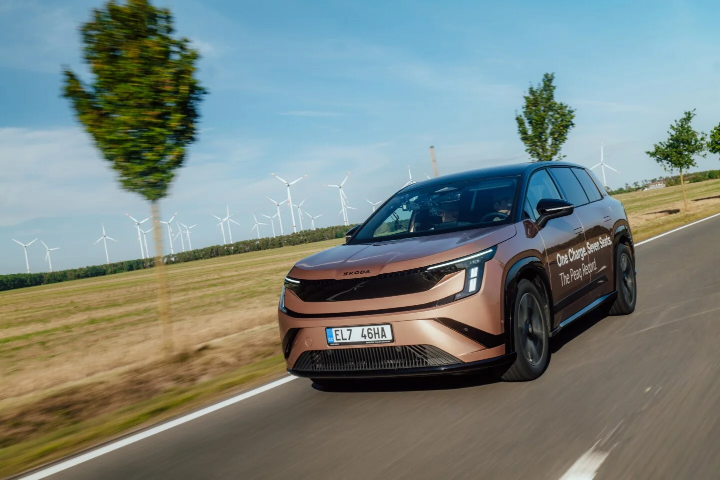 Škoda Peaq проехала 936 км без подзарядки и установила рекорд среди семиместных электрокроссоверов