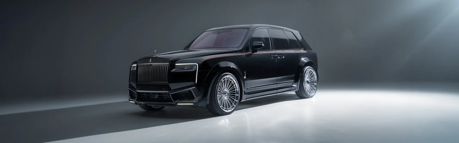 SPOFEC представил широкий обвес OVERDOSE для Rolls-Royce Cullinan Series II