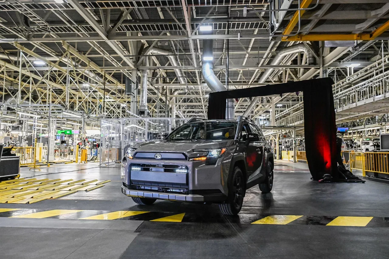 Toyota начала производство нового поколения RAV4 в Канаде