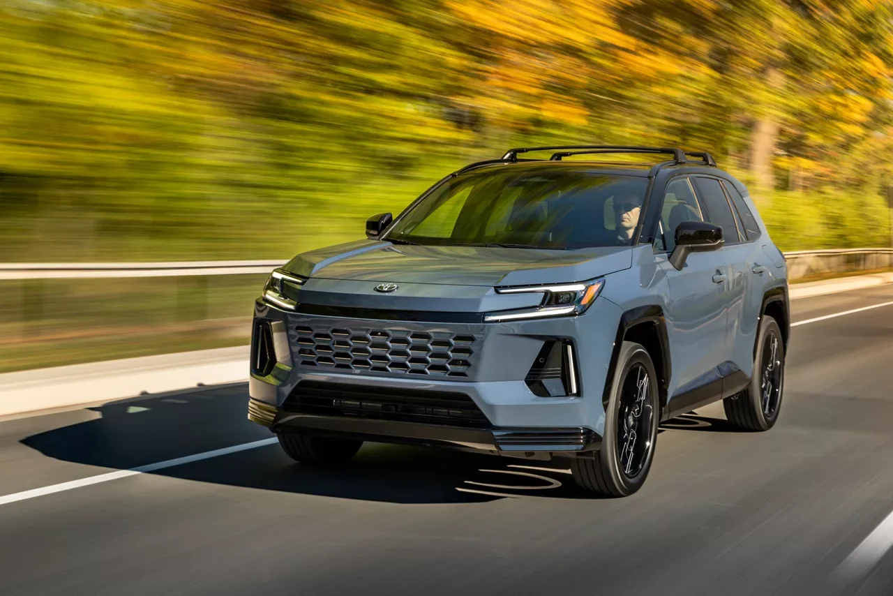 Toyota представила новый RAV4 2026 для Канады: только гибриды, от 37 500 долларов