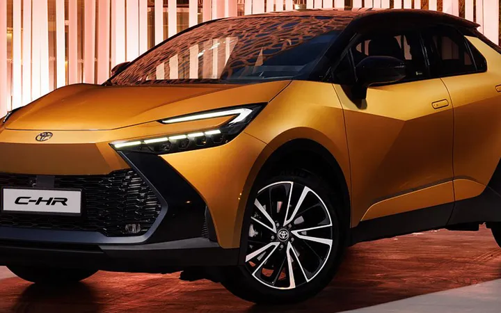 Toyota представила второе поколение кроссовера C-HR: только гибриды и эко-материалы