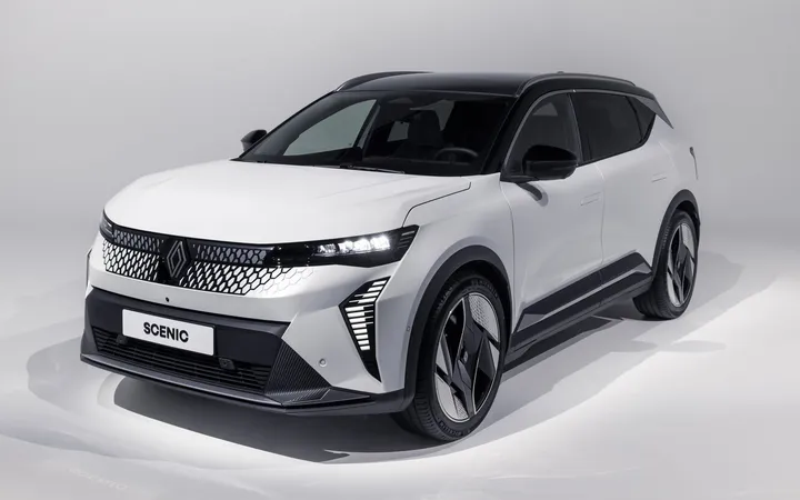 Renault Scenic 2026 года: какой электрокроссовер выбрать — на 60 или 87 кВт·ч?
