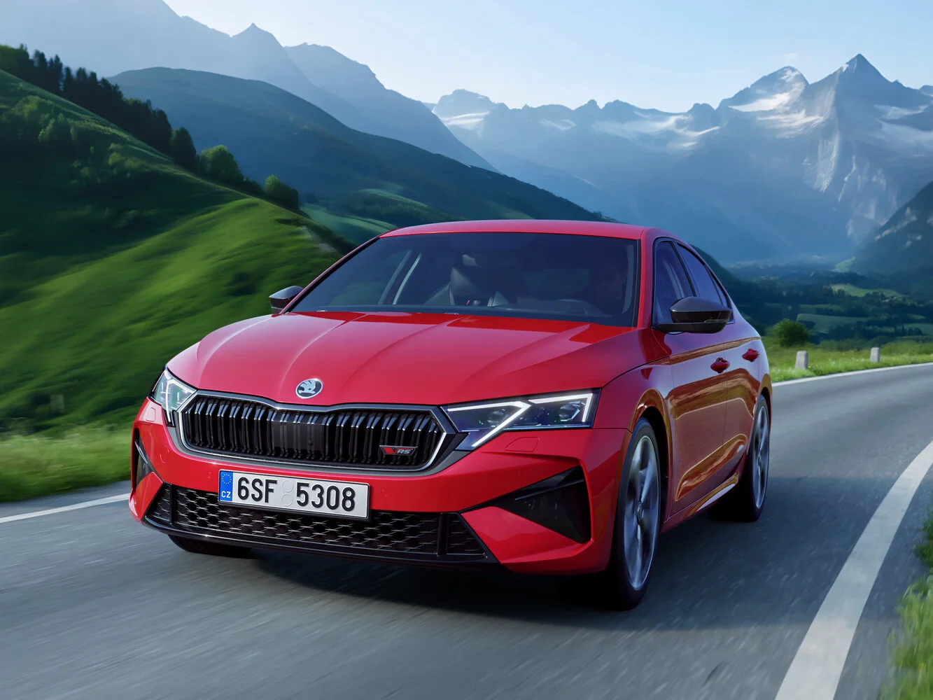Škoda Octavia RS 2026 года: спортивный характер и практичность лифтбека или универсала