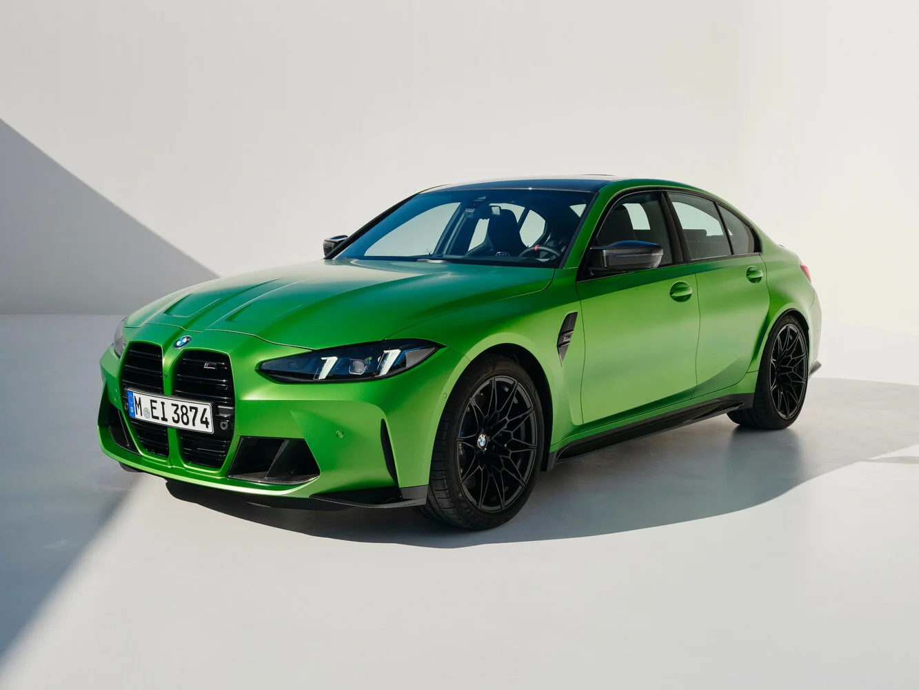 BMW M3 2026 года: как выбрать между механикой, автоматом и полным приводом