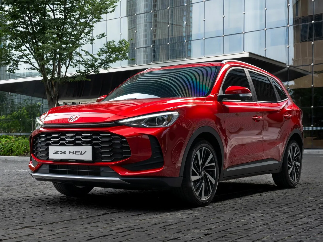 MG ZS 2026 года: гибрид или бензин — какую версию выбрать?