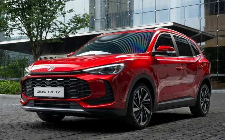 MG ZS 2026 года: гибрид или бензин — какую версию выбрать?