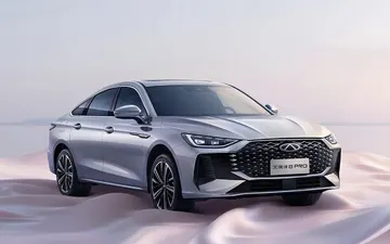 Chery Arrizo 8 Pro 2026 года: какой мотор выбрать — 1.6 или 2.0?