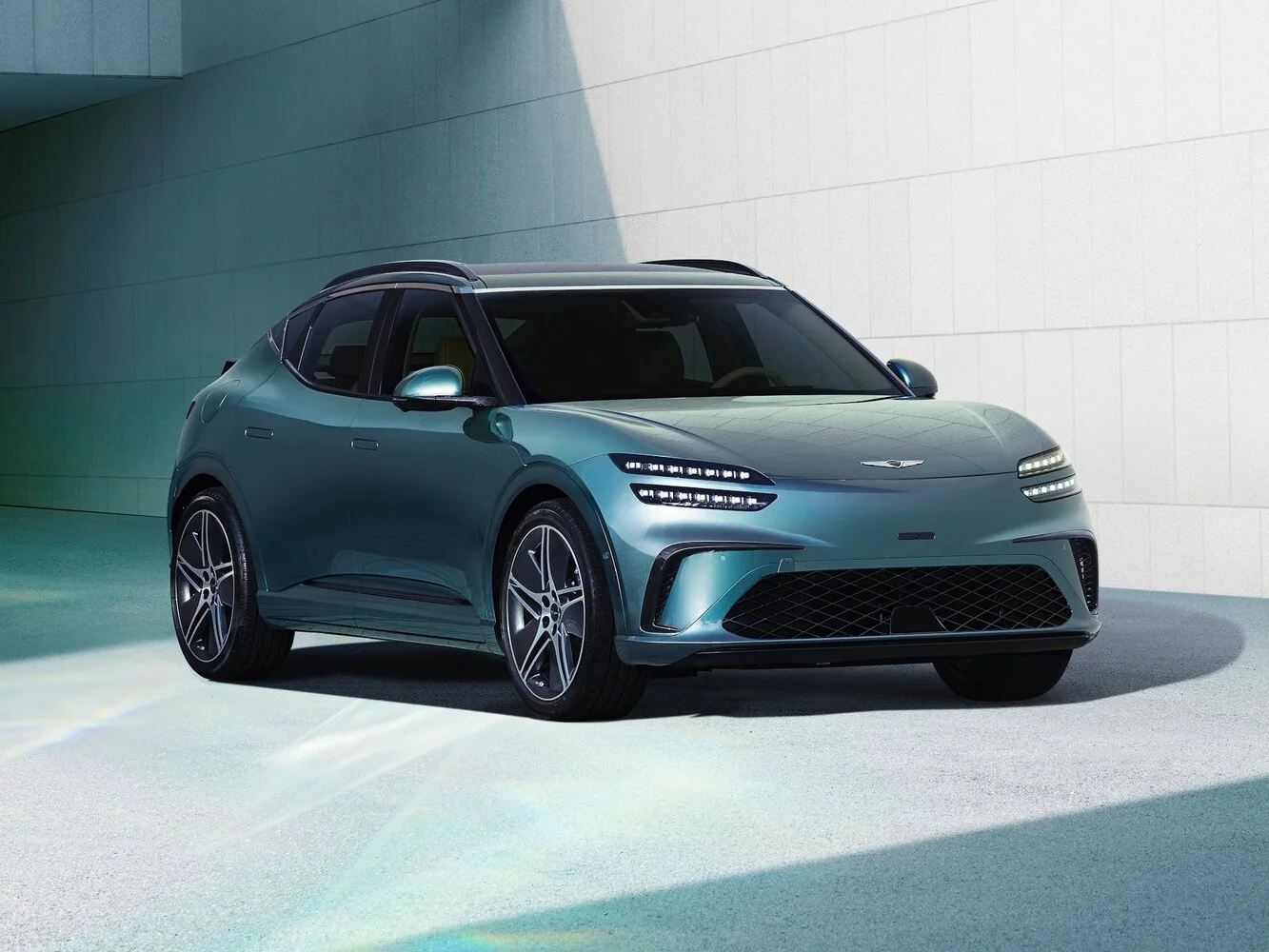 Genesis GV60 2026 года: как выбрать версию среди Electro, Electro 4WD и Magma