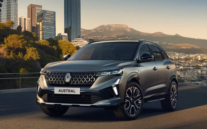 Renault Austral 2026 года: выбираем между бензином и гибридом