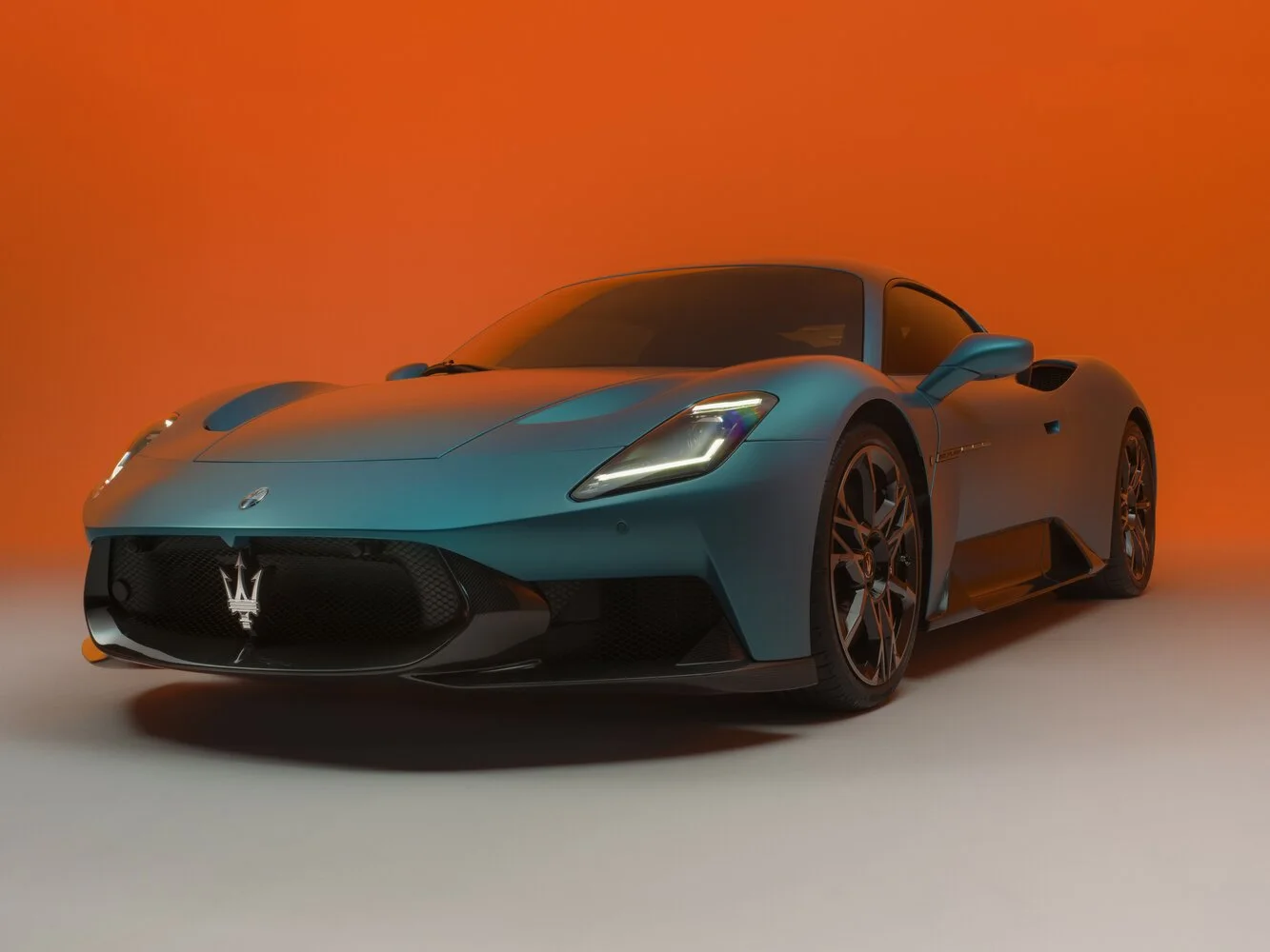 Maserati MCPura 2026 года: купе или родстер Cielo — что выбрать для чистых эмоций?