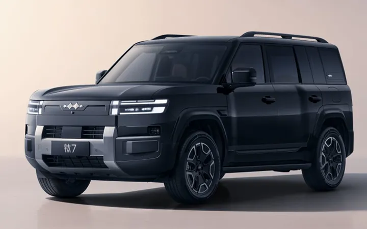 BYD FangChengBao Titanium 7 2026 года: как выбрать версию среди гибридов и электромобилей