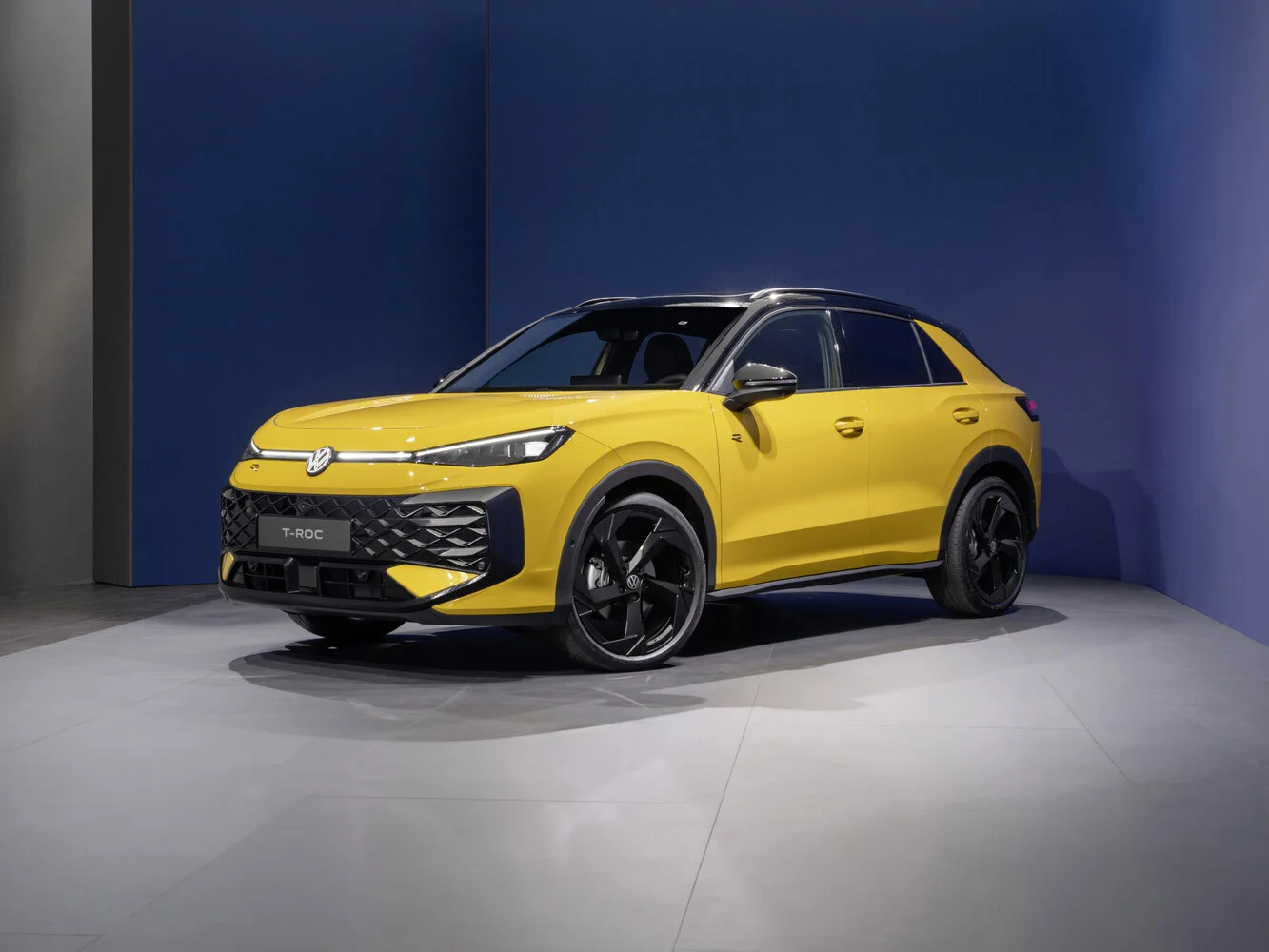 Volkswagen T-Roc 2026 года: практичный компактный кроссовер с просторным салоном и вместительным багажником
