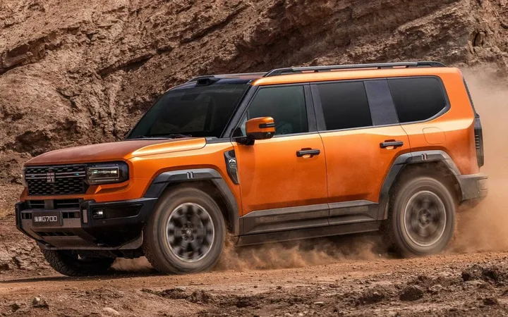 Jetour G700 2026 года: гибридный кроссовер с разгоном до 100 км/ч за 4,6 секунды и запасом хода 150 км на электротяге