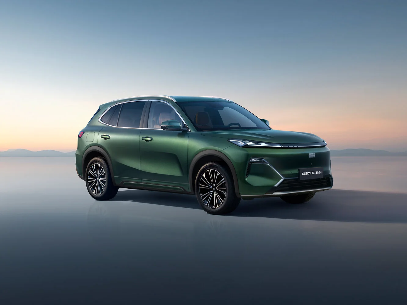 Geely EX5 Гибрид 2026 года: выбираем между экономичностью и динамикой