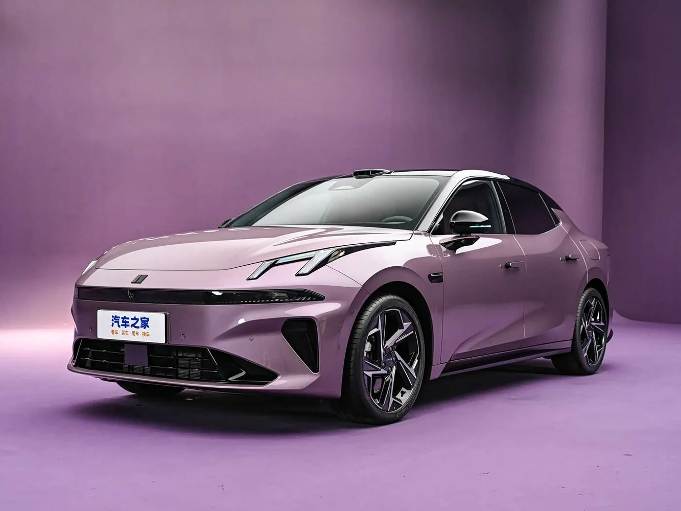 Lynk & Co 07 2026 года: какой гибридный седан выбрать — базу, GT или полноприводный GT 4WD?
