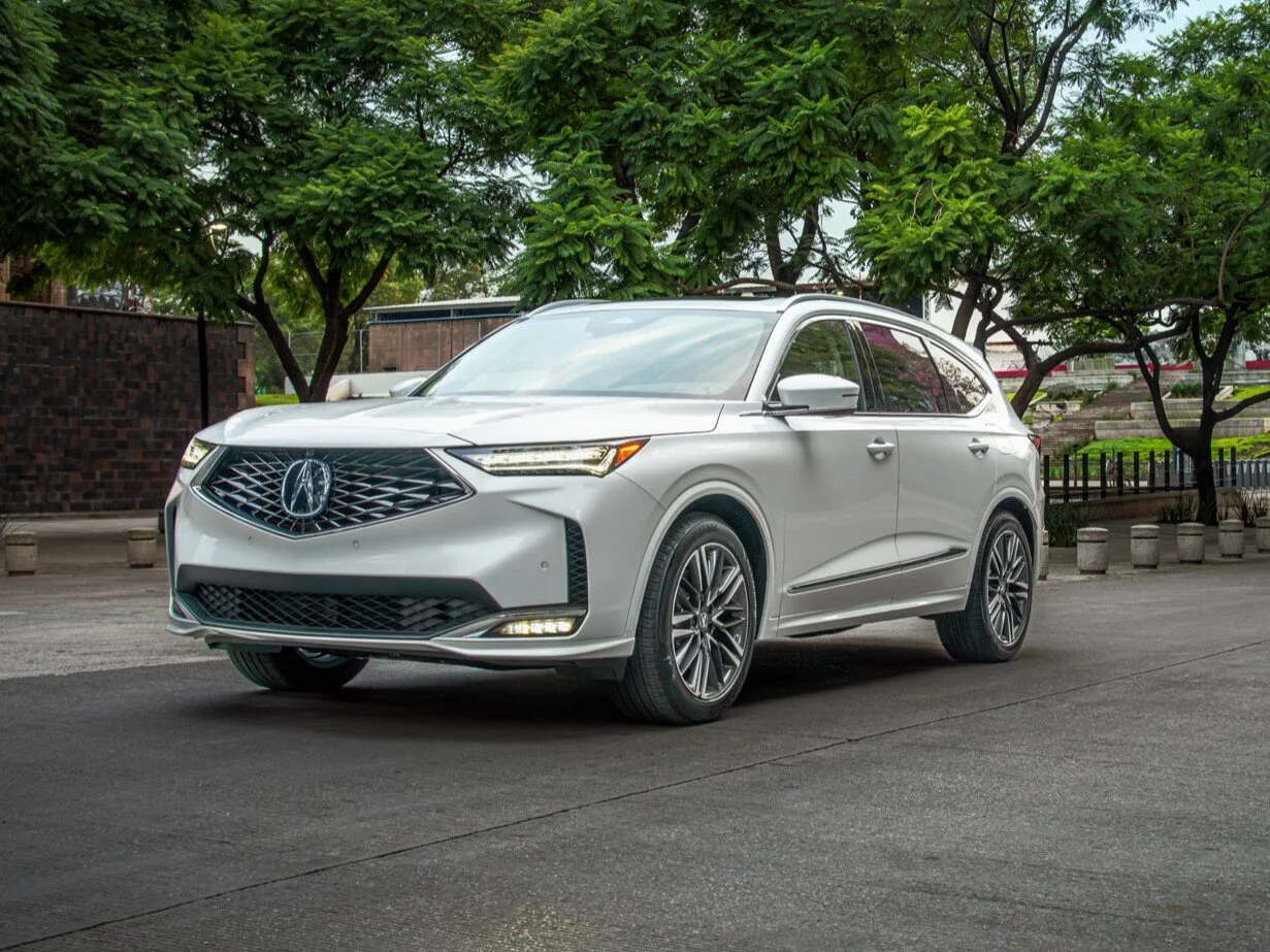 Acura MDX 2026 года: какой вариант выбрать — атмосферный V6 или турбо с SH-AWD?