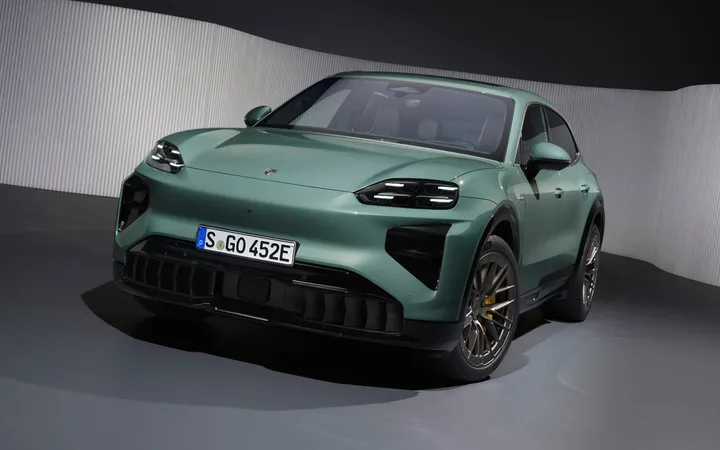 Porsche Cayenne 2026 года: как выбрать между тремя электрическими версиями