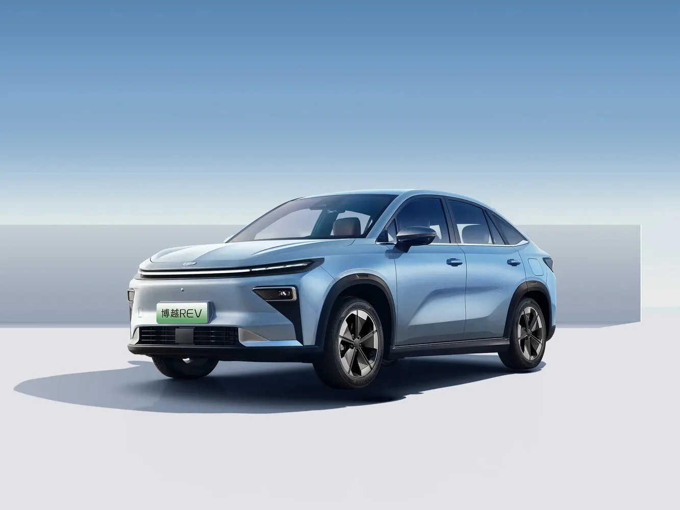 Geely Boyue REV 2026 года: как выбрать между батареями 28 и 50 кВт·ч