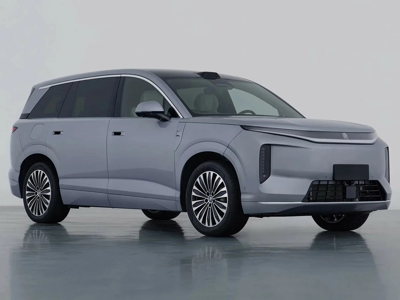 BYD Datang 2026 года: какой семиместный кроссовер выбрать — электрический или гибридный?