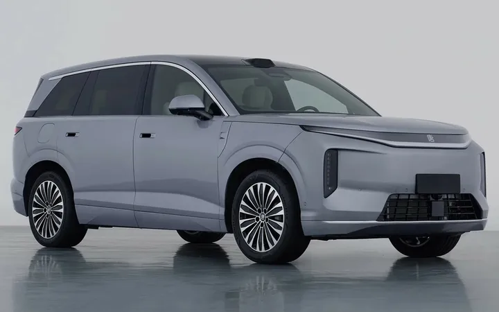 BYD Datang 2026 года: какой семиместный кроссовер выбрать — электрический или гибридный?
