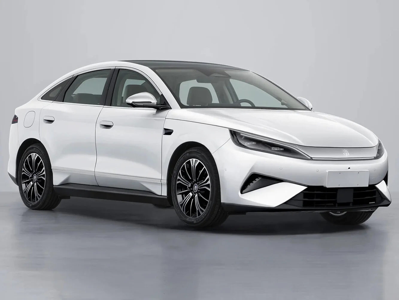 BYD Qin Max 2026 года: просторный электрический седан с выбором мощности