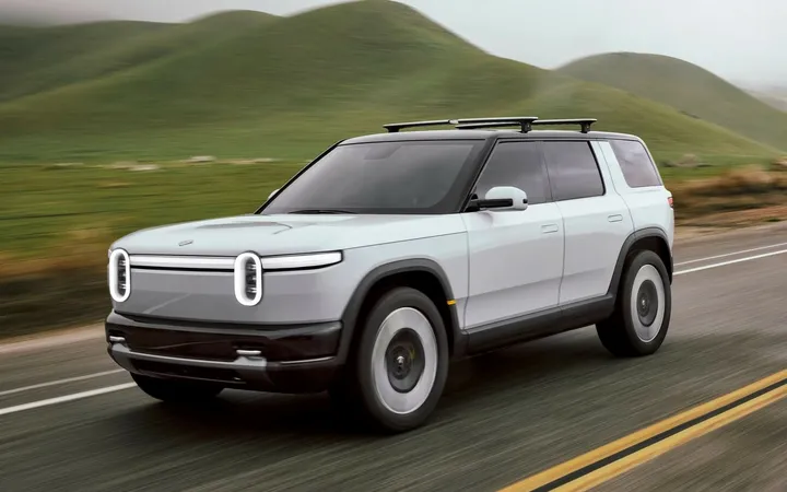 Rivian R2 2026 года: выбираем версию электрического кроссовера