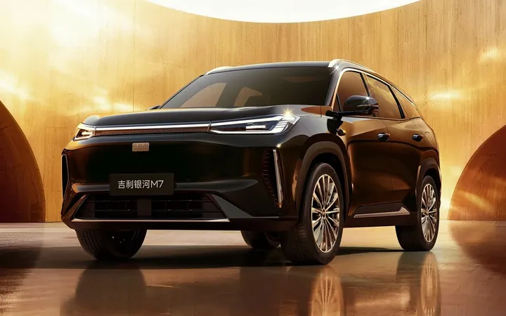Geely Galaxy M7 2026 года: выбираем комплектацию гибридного кроссовера