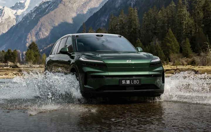 NIO Onvo L80 2026 года: выбираем между задним и полным приводом