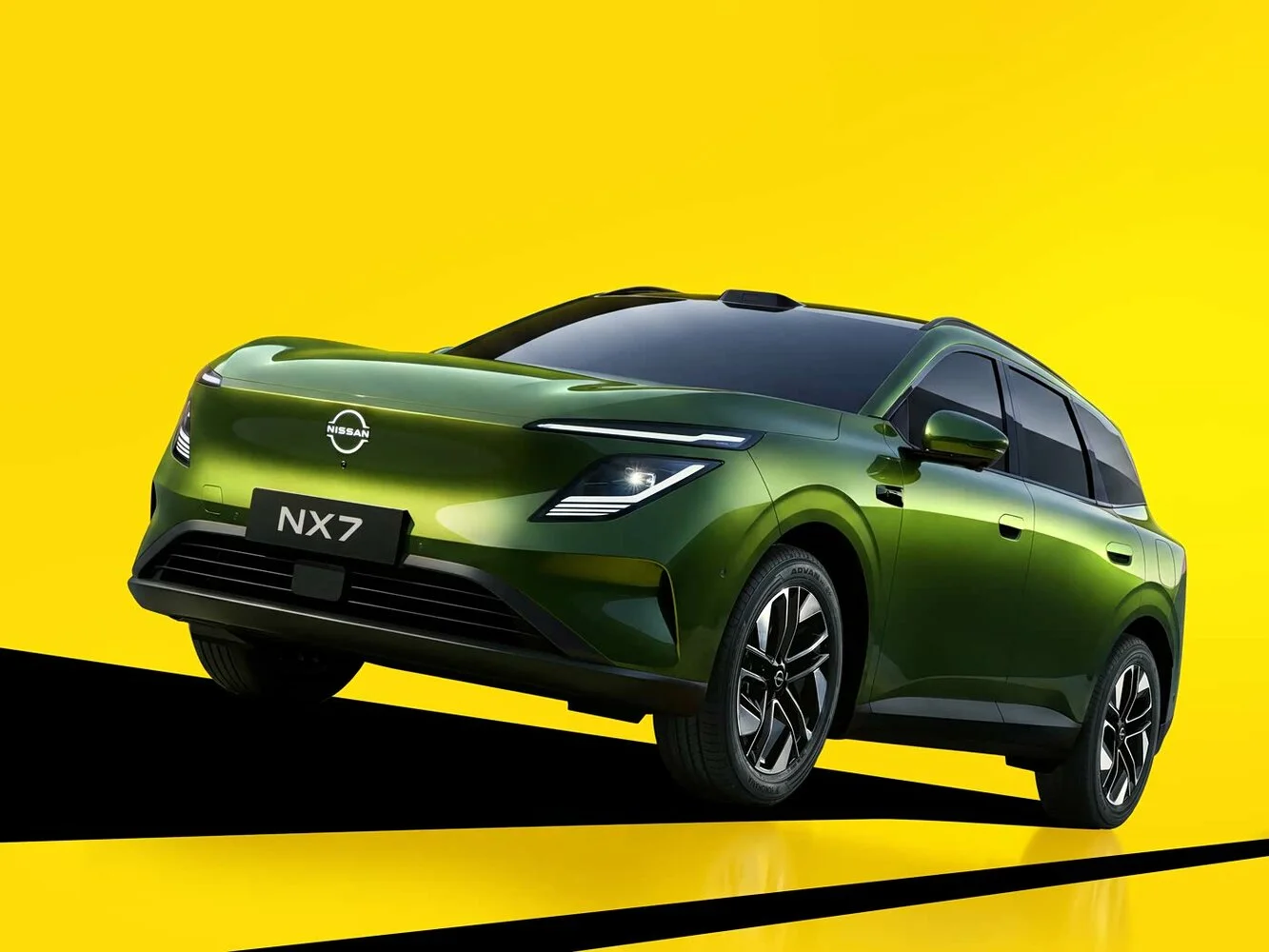 Nissan NX7 2026 года: гибридный кроссовер с запасом хода 225 км и задним приводом