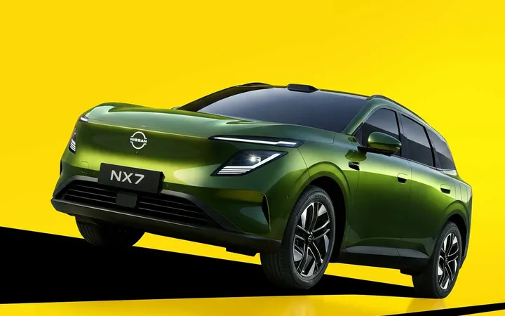Nissan NX7 2026 года: гибридный кроссовер с запасом хода 225 км и задним приводом