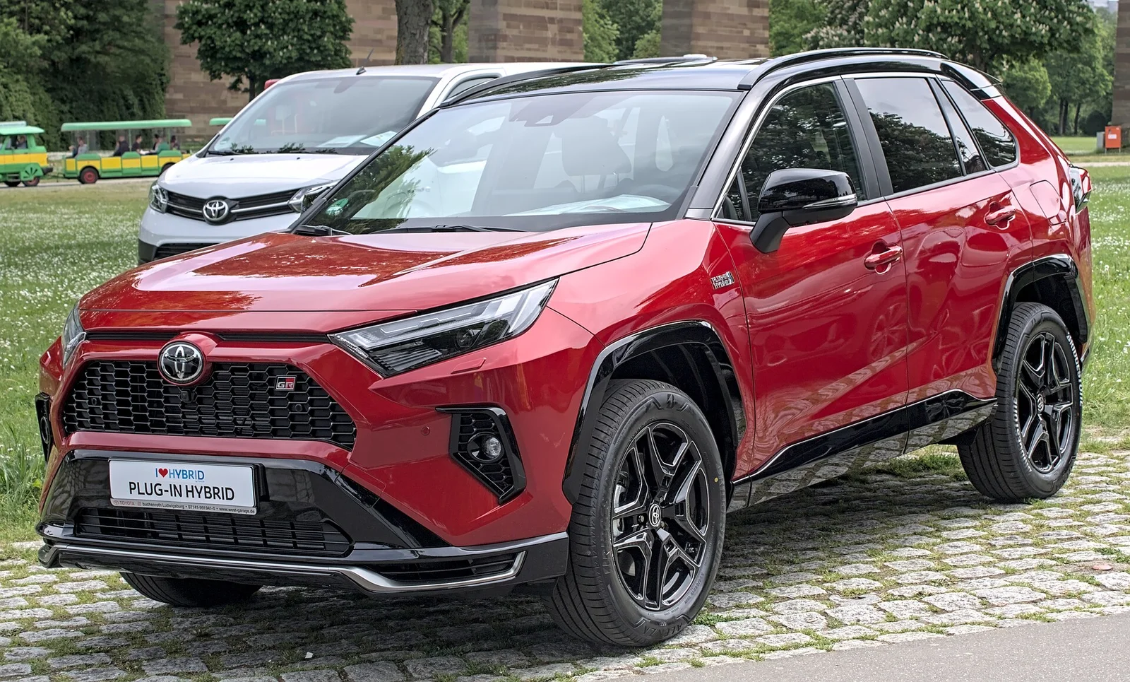В Молдове стартуют продажи нового Toyota RAV4 шестого поколения