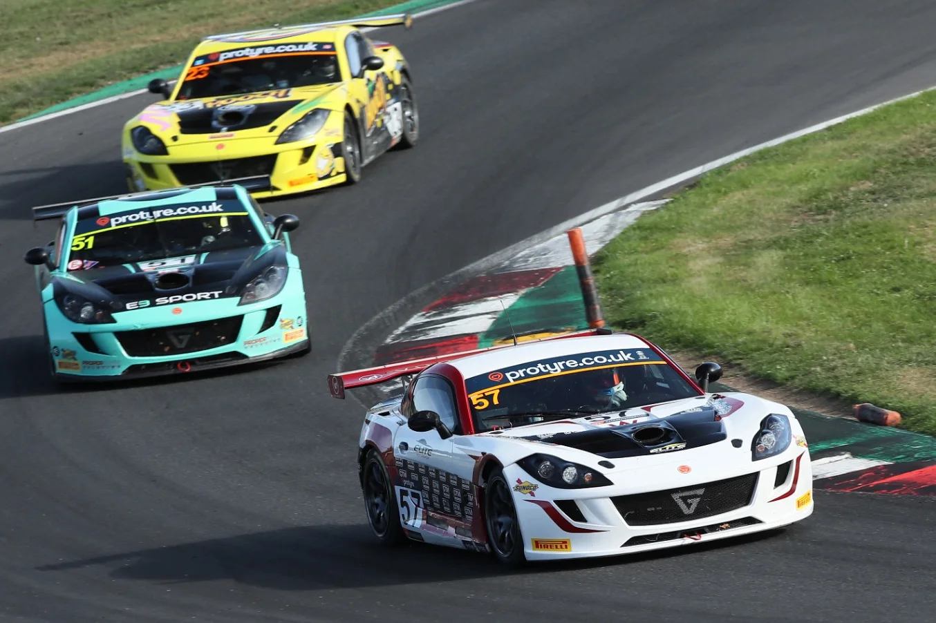 Антробус и Кодл стали чемпионами Ginetta GT Championship 2026