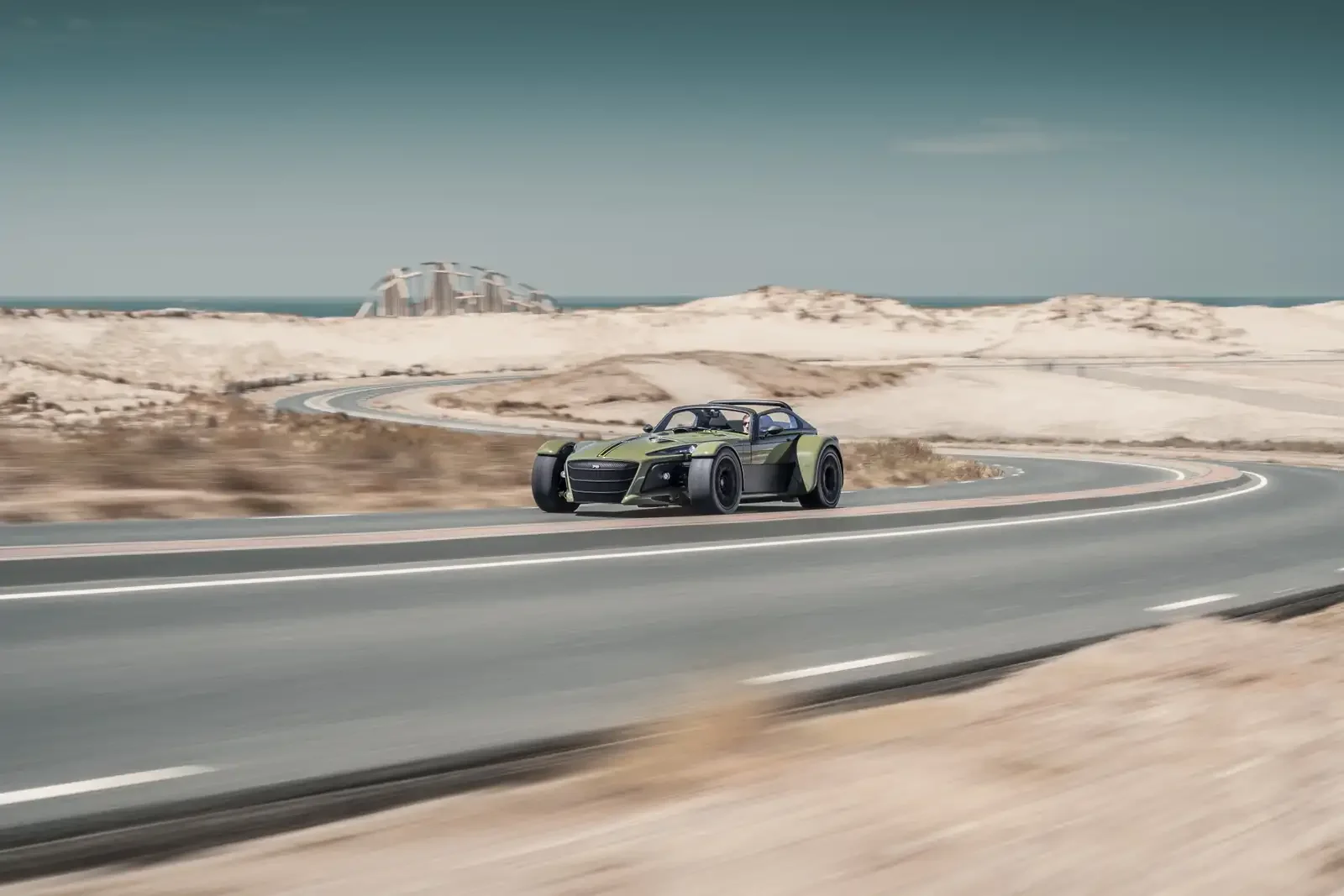 Donkervoort передал первый D8 GTO Touring: 340 л.с. и 730 кг для дальних поездок