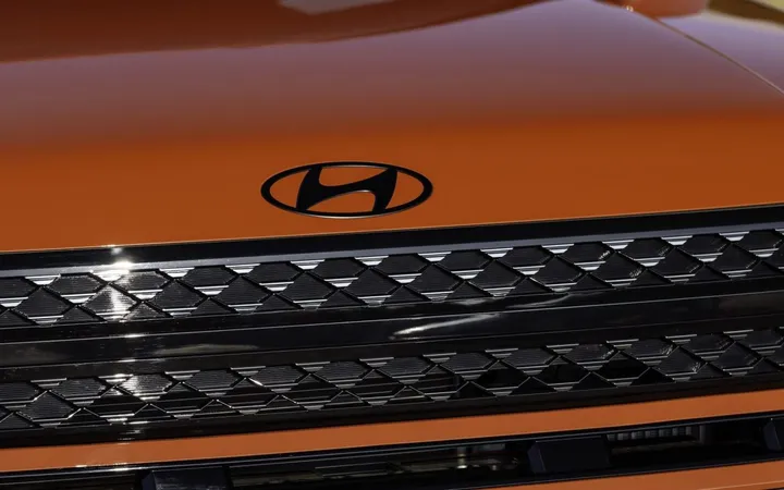 Hyundai Santa Fe стал «Автомобилем года 2025» по версии Carwow