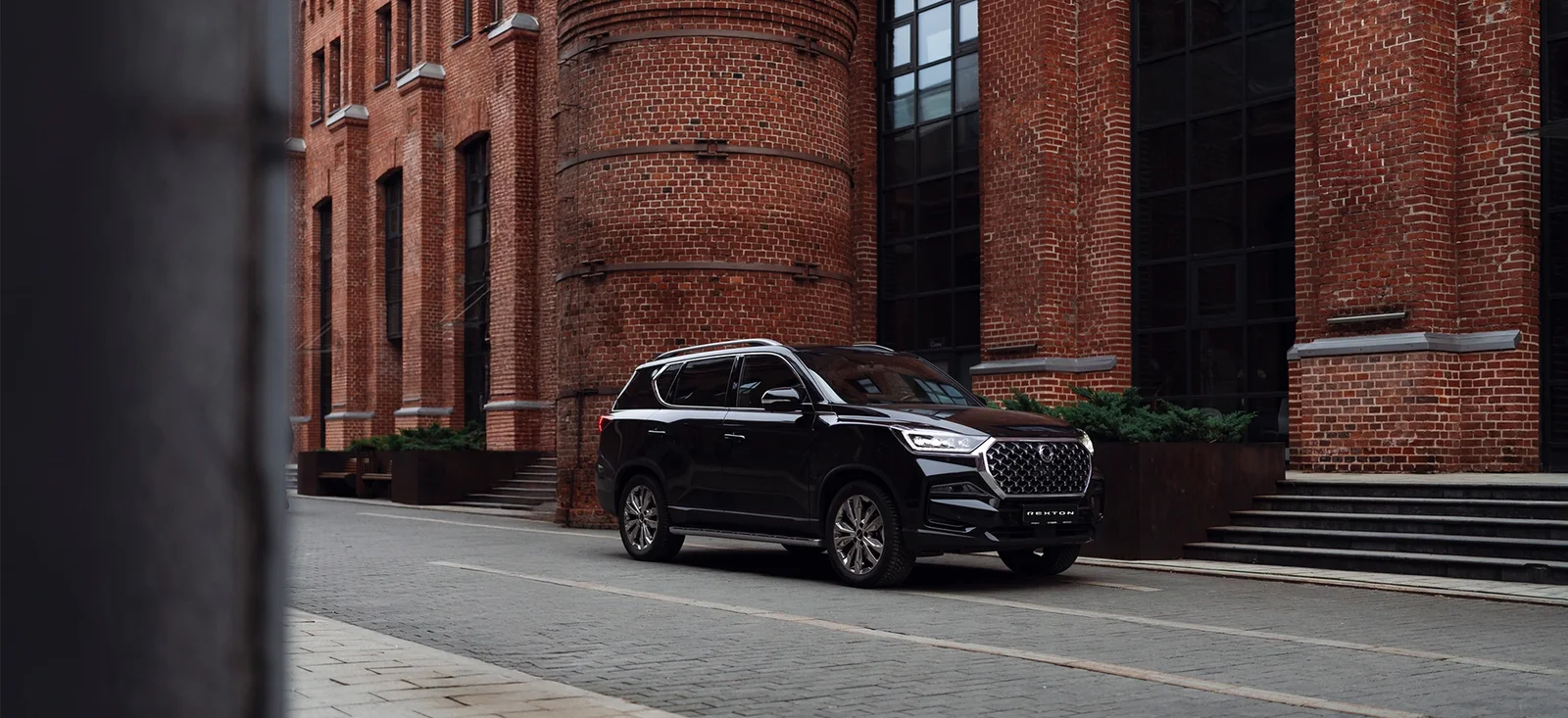 KGM Rexton получил семиместную версию и новую топовую комплектацию