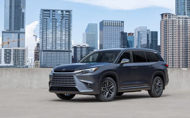 Lexus TX 2027: гибрид TX 550h+ снят с производства, появились новые опции