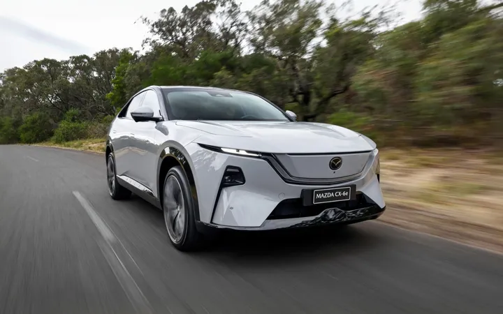 Mazda CX-6e: цены и комплектации первого массового электрокроссовера для Австралии