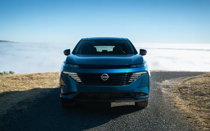 Nissan оснастит все новые модели беспроводной зарядкой для смартфонов