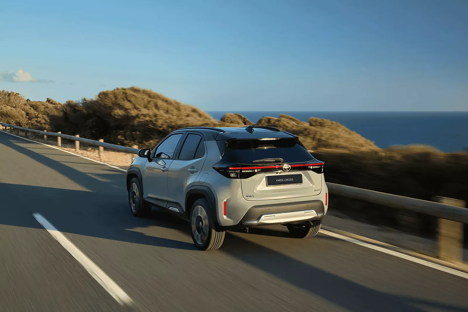 Обновлённый Toyota Yaris Cross Hybrid 2024: гибрид пятого поколения и Toyota Safety Sense 3.0