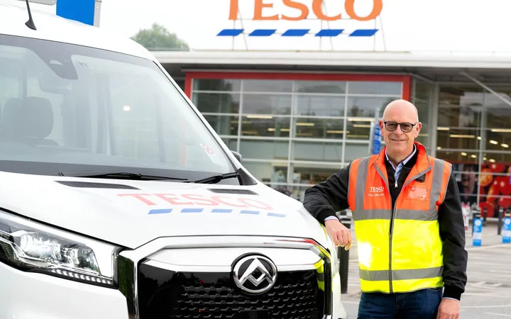 Tesco получила 2000-й электрический фургон Maxus eDeliver 9