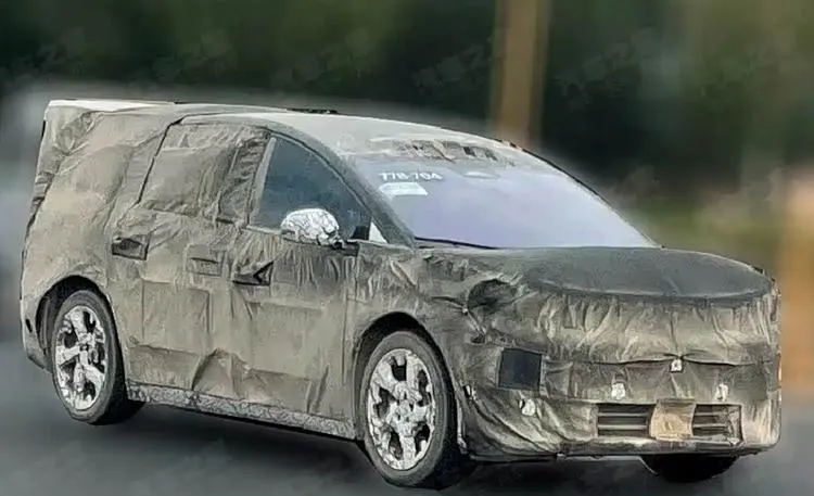 Li Auto (Lixiang) i9 · 2026 — фото автомобиля
