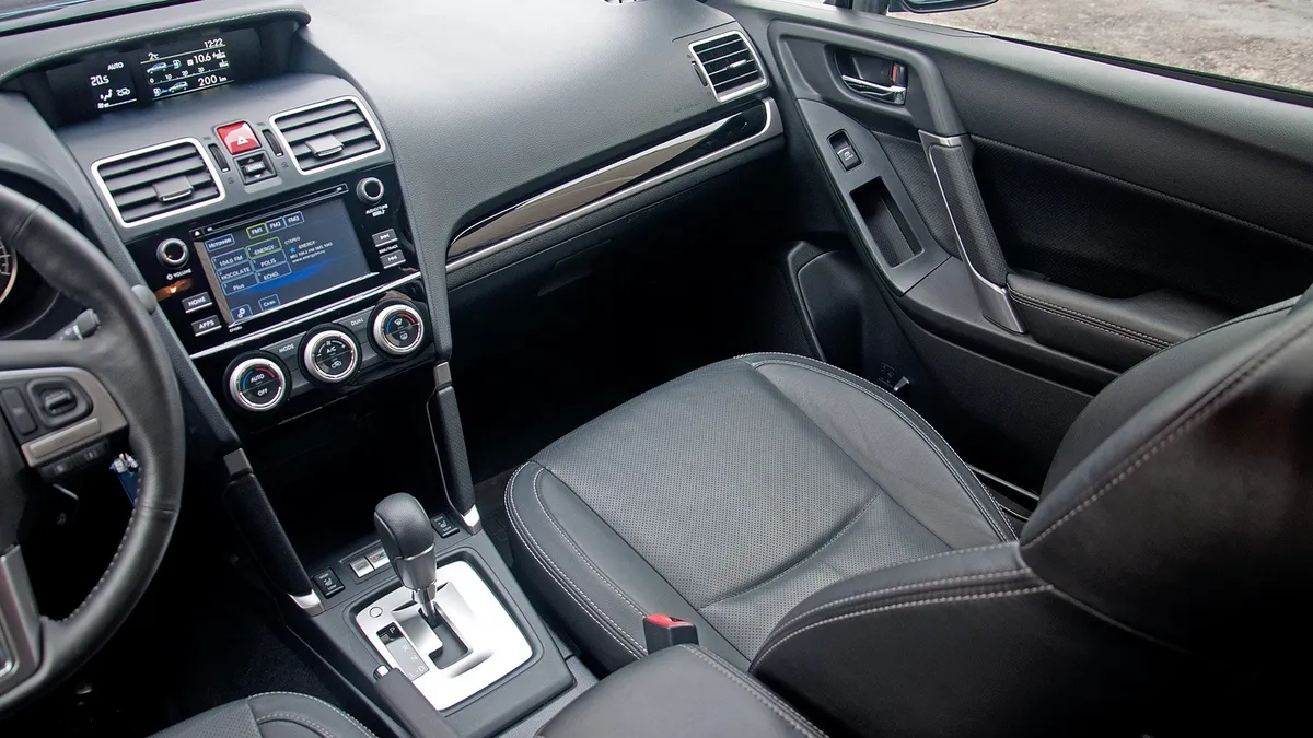 Subaru Forester · VI — фото автомобиля