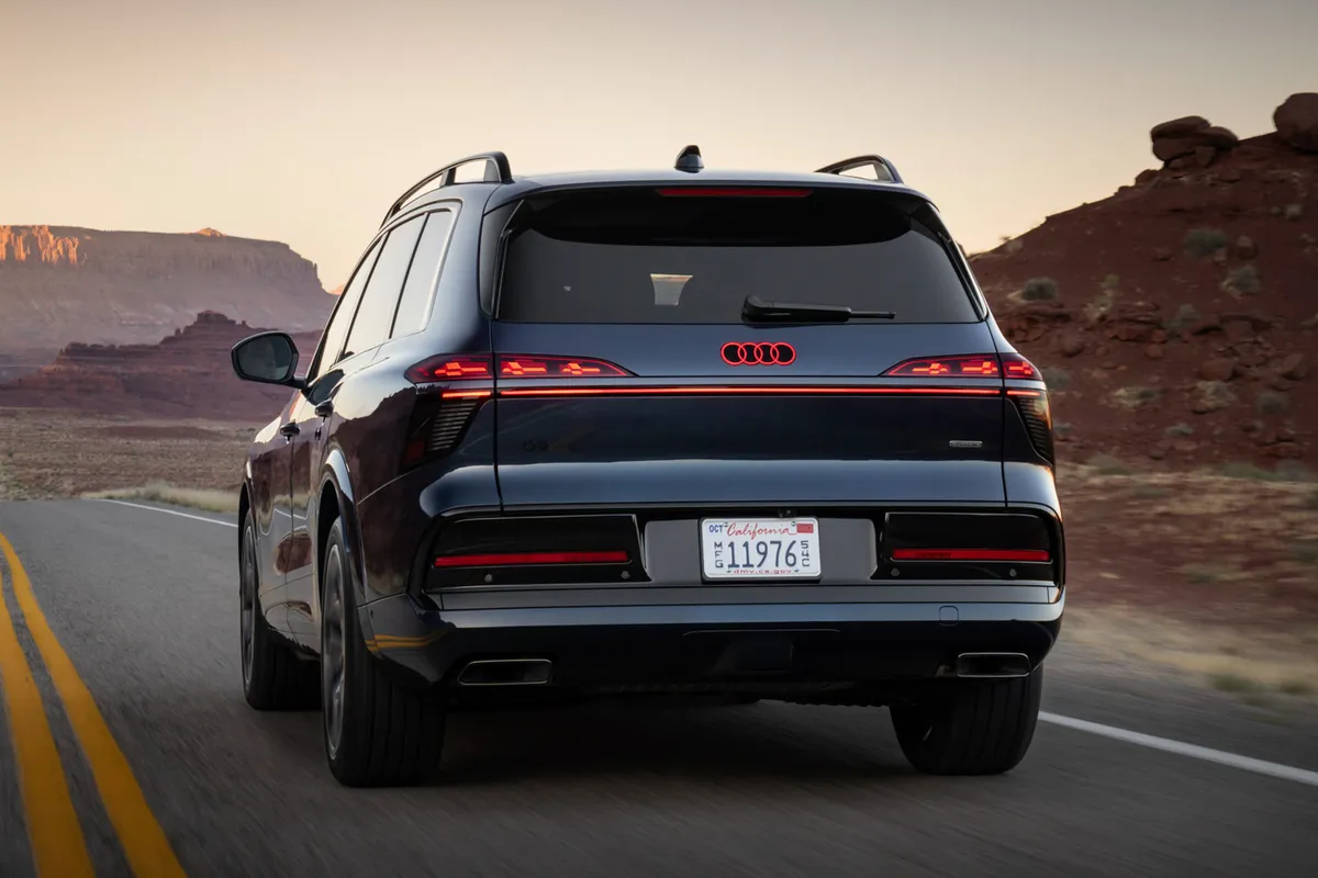 Audi Q9 · 2026 — фото автомобиля