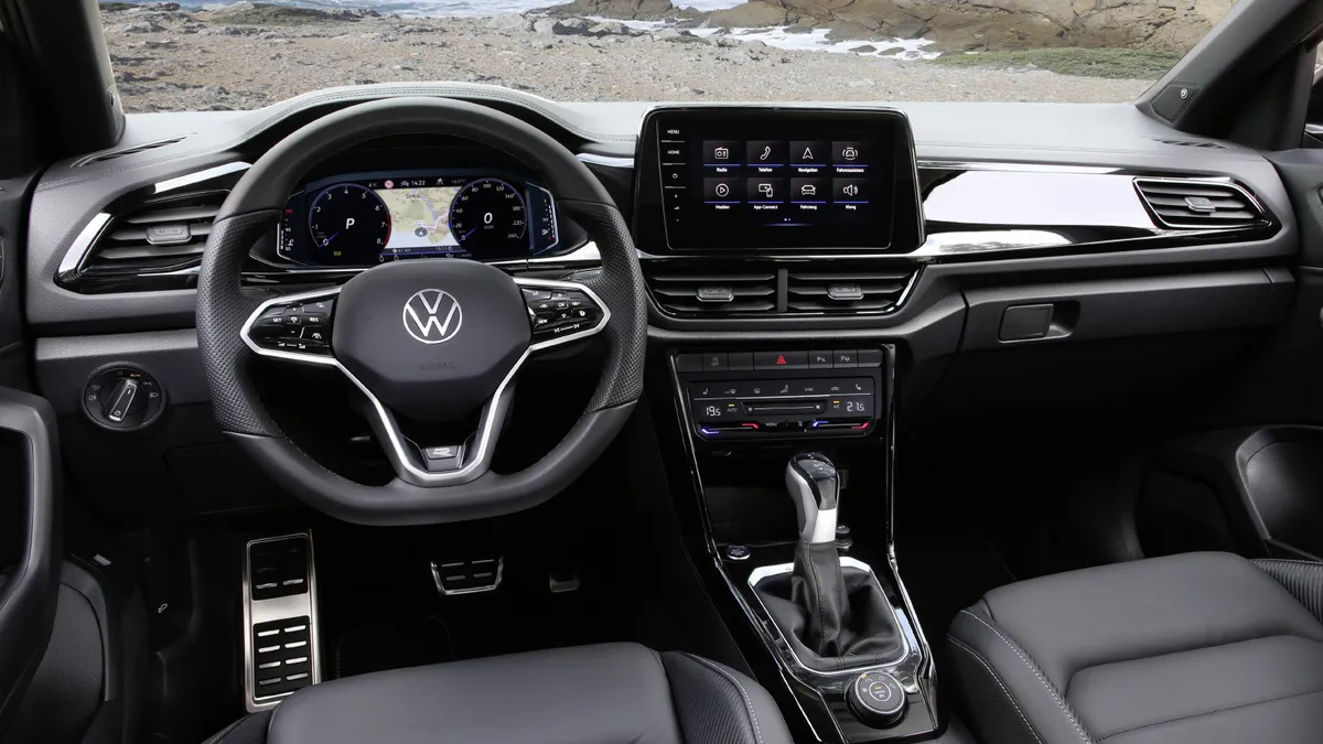 Volkswagen T-Roc · II — фото автомобиля